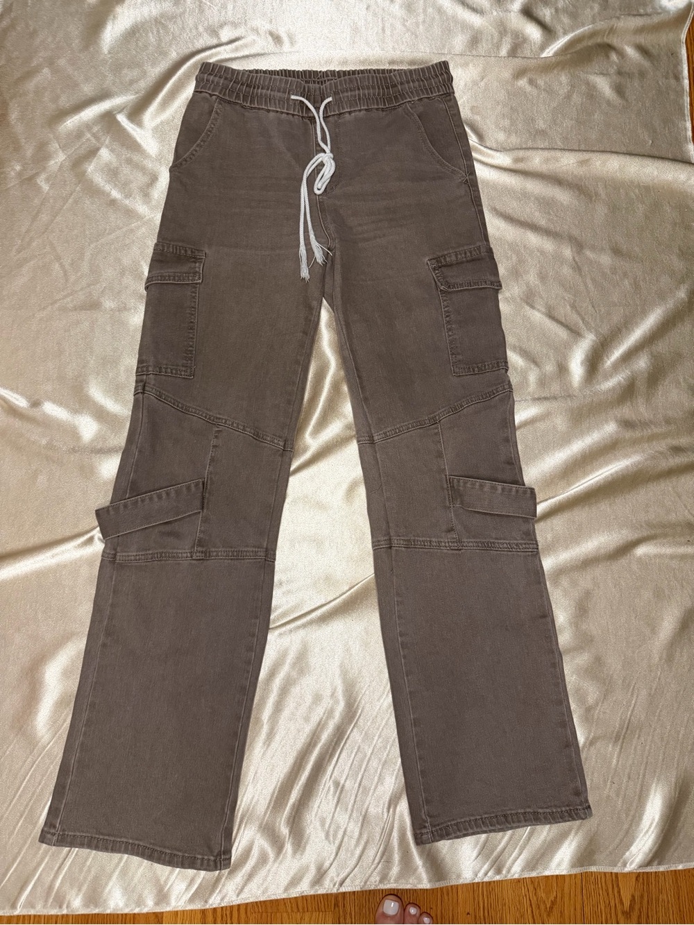 V.I.P.  Women’s Brown Y2K Cargo Pants Juniors Size 9/29